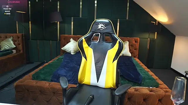 Snapshot of Alisa054 chatting on December 25, 2024, 8:28 pm Alisa054 online show from December 25, 2024, 8:28 pm