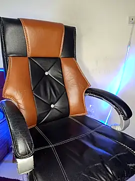 Snapshot of Black-Pearll chatting on February 1, 2025, 2:56 pm Black-Pearll online show from February 1, 2025, 2:56 pm