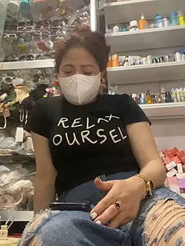 Snapshot of Cesywet chatting on February 28, 2025, 9:25 am Cesywet online show from February 28, 2025, 9:25 am