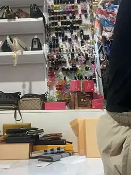 Snapshot of Cesywet chatting on March 5, 2025, 3:29 am Cesywet online show from March 5, 2025, 3:29 am