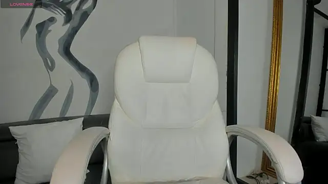Snapshot of TinaJonnes_ chatting on February 14, 2025, 6:19 pm TinaJonnes online show from February 14, 2025, 6:19 pm