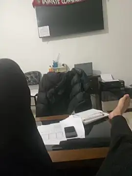 Snapshot of alex-riadh chatting on January 8, 2025, 2:03 pm alex-riadh online show from January 8, 2025, 2:03 pm