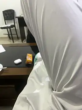 Snapshot of alex-riadh chatting on January 12, 2025, 7:21 pm alex-riadh online show from January 12, 2025, 7:21 pm