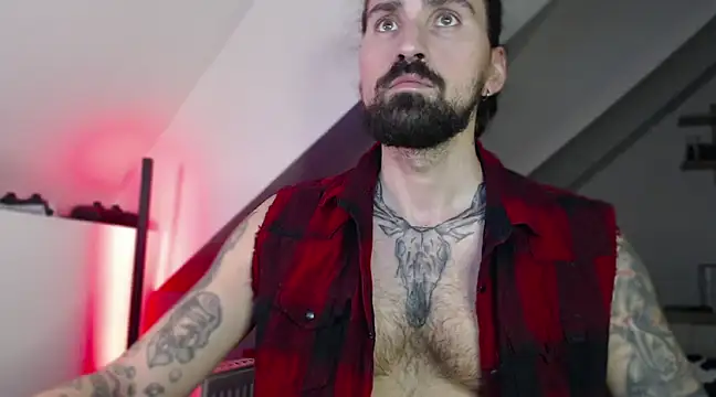 Snapshot of MateoHunk chatting on December 17, 2024, 7:48 pm MateoHunk online show from December 17, 2024, 7:48 pm