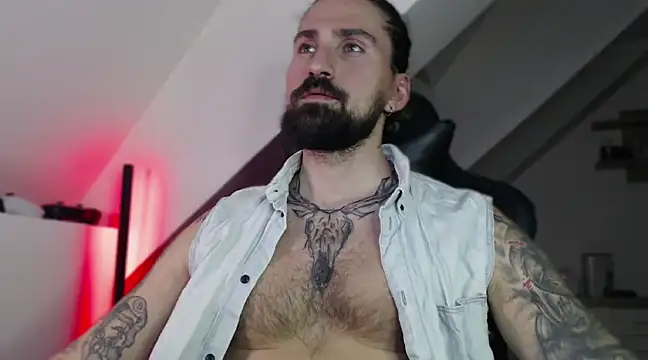 Snapshot of MateoHunk chatting on December 23, 2024, 6:37 pm MateoHunk online show from December 23, 2024, 6:37 pm