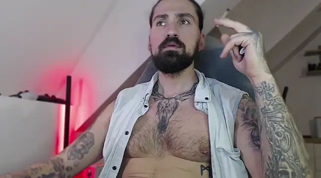 Snapshot of MateoHunk chatting on January 24, 2025, 8:54 pm MateoHunk online show from January 24, 2025, 8:54 pm