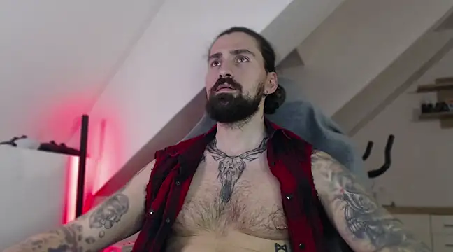 Snapshot of MateoHunk chatting on January 25, 2025, 4:46 pm MateoHunk online show from January 25, 2025, 4:46 pm