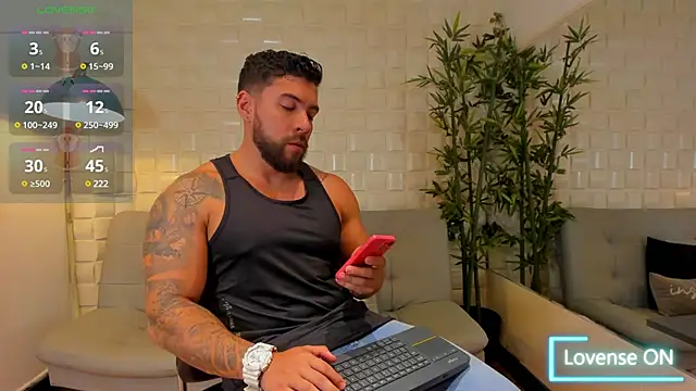 Snapshot of _dreammr1_ chatting on January 13, 2025, 10:03 pm dreammr1 online show from January 13, 2025, 10:03 pm