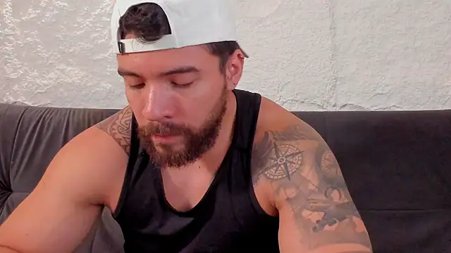 Snapshot of _dreammr1_ chatting on September 19, 2025, 12:12 am dreammr1 online show from September 19, 2025, 12:12 am