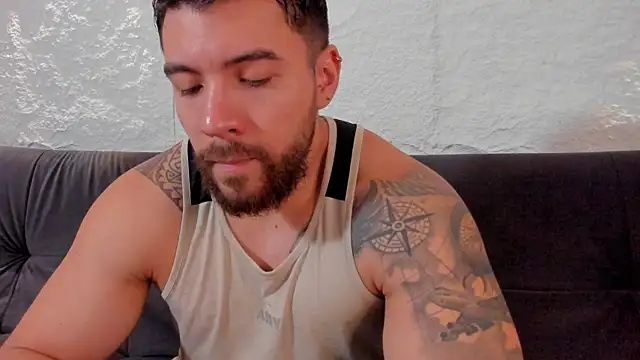 Snapshot of _dreammr1_ chatting on October 18, 2025, 7:47 pm dreammr1 online show from October 18, 2025, 7:47 pm