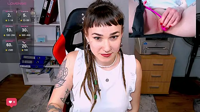 Snapshot of FoxRineHelen chatting on February 22, 2025, 6:30 pm FoxRineHelen online show from February 22, 2025, 6:30 pm