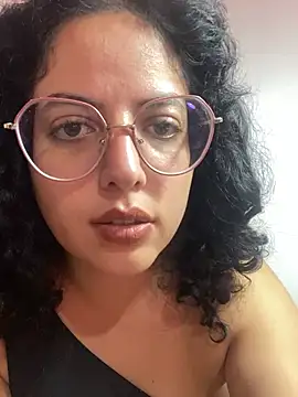 Snapshot of babyluna939 chatting on February 28, 2025, 9:33 pm babyluna939 online show from February 28, 2025, 9:33 pm