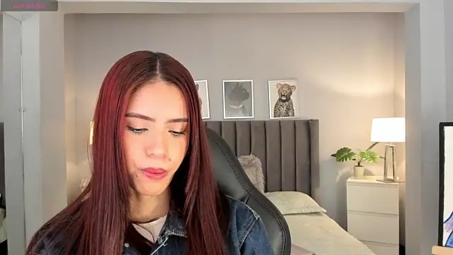 Snapshot of Madie__collins chatting on December 22, 2024, 11:54 am Madie collins online show from December 22, 2024, 11:54 am