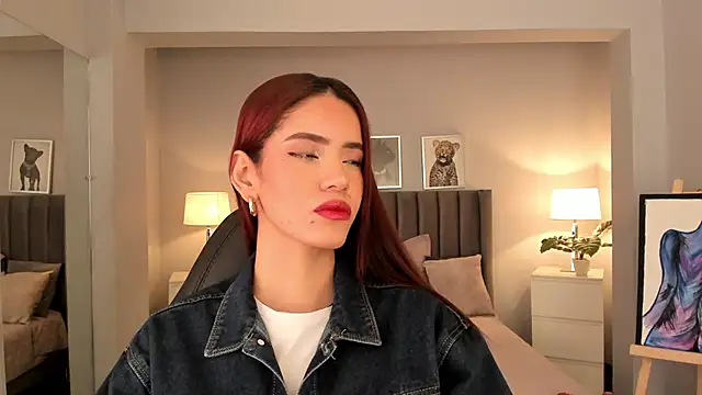 Snapshot of Madie__collins chatting on January 4, 2025, 11:43 am Madie collins online show from January 4, 2025, 11:43 am