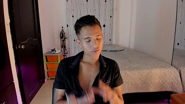 alessandro wizard online show from February 4, 2025, 7:33 pm