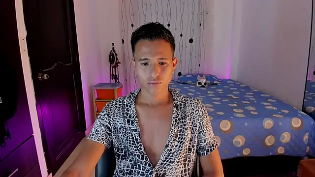 alessandro wizard online show from February 5, 2025, 10:22 pm