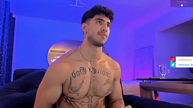 Snapshot of JACOB_MARTINS chatting on February 16, 2025, 4:20 am JACOB MARTINS online show from February 16, 2025, 4:20 am