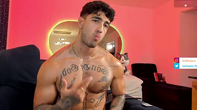 Snapshot of JACOB_MARTINS chatting on February 21, 2025, 3:23 am JACOB MARTINS online show from February 21, 2025, 3:23 am