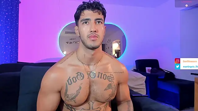 Snapshot of JACOB_MARTINS chatting on February 24, 2025, 3:55 am JACOB MARTINS online show from February 24, 2025, 3:55 am