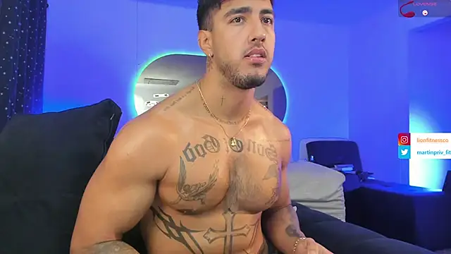 Snapshot of JACOB_MARTINS chatting on March 11, 2025, 5:27 am JACOB MARTINS online show from March 11, 2025, 5:27 am