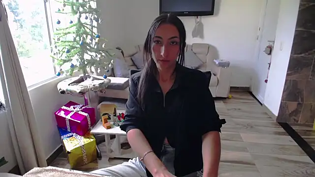 Snapshot of eibby_princess chatting on December 18, 2024, 9:51 pm eibby princess online show from December 18, 2024, 9:51 pm