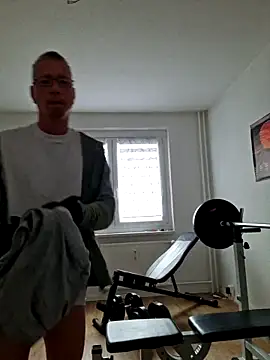 Snapshot of Maiki82 chatting on March 11, 2025, 1:12 pm Maiki82 online show from March 11, 2025, 1:12 pm