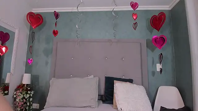 Snapshot of _evamilf_ chatting on February 20, 2025, 12:57 pm evamilf online show from February 20, 2025, 12:57 pm