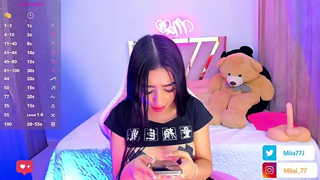 Snapshot of Miia77_ chatting on September 19, 2025, 2:13 am Miia77 online show from September 19, 2025, 2:13 am