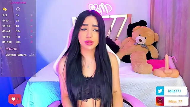 Snapshot of Miia77_ chatting on September 21, 2025, 4:14 am Miia77 online show from September 21, 2025, 4:14 am