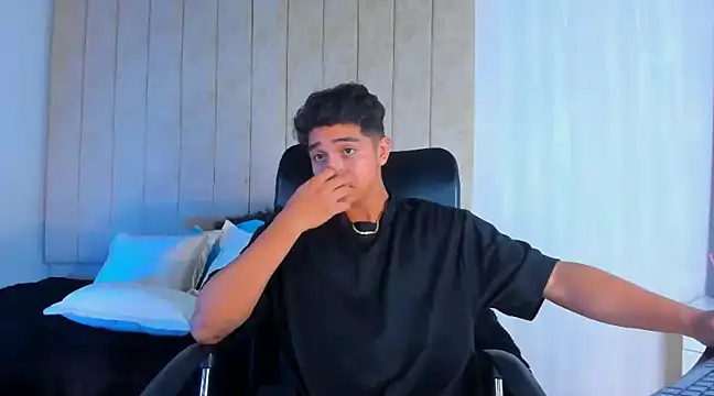 Snapshot of Muichiro_tokito1 chatting on February 5, 2025, 3:45 am Muichiro tokito1 online show from February 5, 2025, 3:45 am