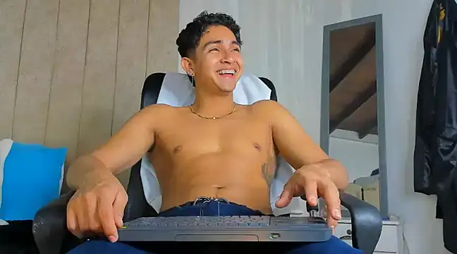 Snapshot of Muichiro_tokito1 chatting on February 6, 2025, 4:42 am Muichiro tokito1 online show from February 6, 2025, 4:42 am