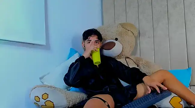 Muichiro tokito1 online show from March 23, 2025, 4:05 am