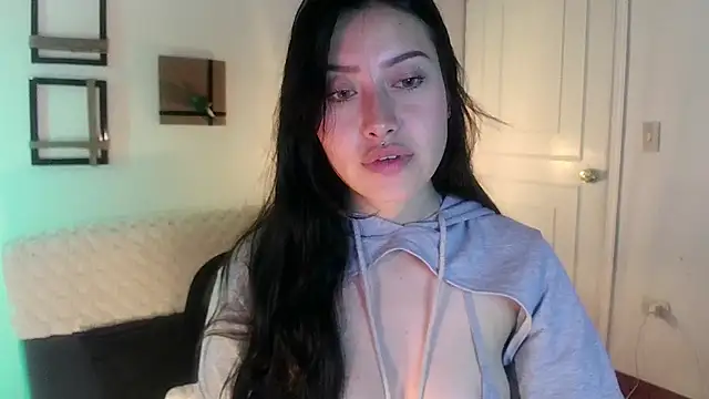 Snapshot of Emilyswan04 chatting on February 20, 2025, 1:57 am Emilyswan04 online show from February 20, 2025, 1:57 am