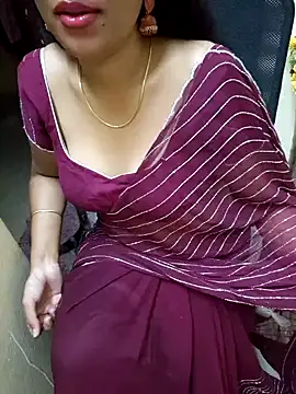 Snapshot of Roja-Telugu777 chatting on February 6, 2025, 2:33 am Roja-Telugu777 online show from February 6, 2025, 2:33 am