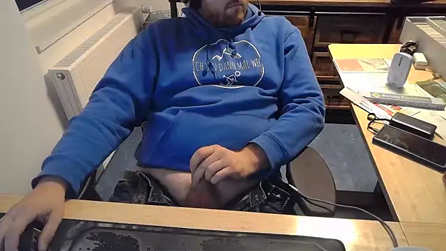 Snapshot of Currycake chatting on October 7, 2025, 5:43 pm Currycake online show from October 7, 2025, 5:43 pm