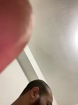 Snapshot of islandvybee55 chatting on February 9, 2025, 4:36 am islandvybee55 online show from February 9, 2025, 4:36 am