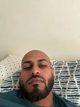 Snapshot of islandvybee55 chatting on February 15, 2025, 10:10 pm islandvybee55 online show from February 15, 2025, 10:10 pm