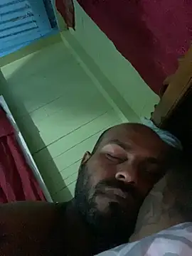 Snapshot of islandvybee55 chatting on September 11, 2025, 4:45 am islandvybee55 online show from September 11, 2025, 4:45 am