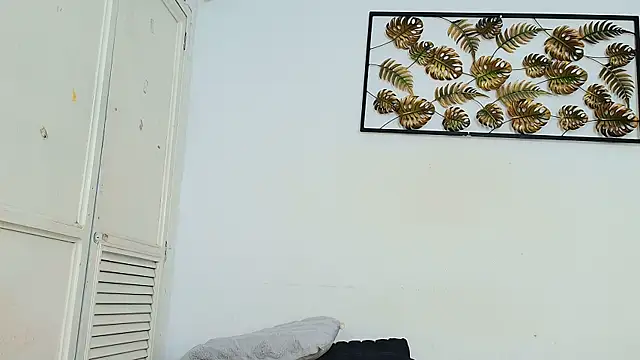 Snapshot of natalia_aguirre1 chatting on September 14, 2025, 12:15 pm natalia aguirre1 online show from September 14, 2025, 12:15 pm