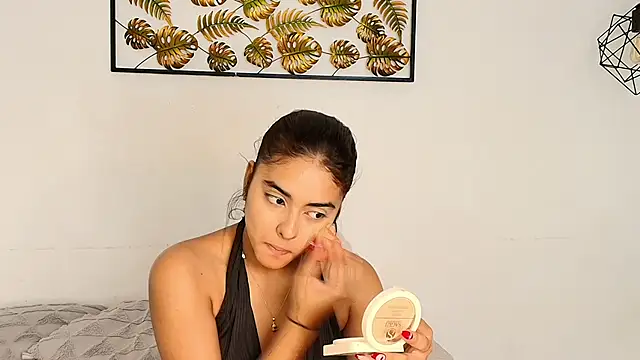 Snapshot of natalia_aguirre1 chatting on September 23, 2025, 12:30 pm natalia aguirre1 online show from September 23, 2025, 12:30 pm