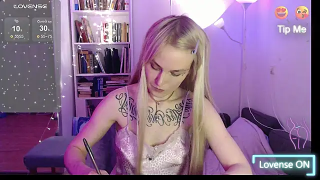 mischellemeow13 online show from January 28, 2025, 11:28 pm