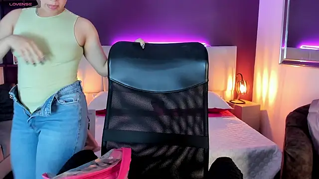 VickyBuunny online show from January 7, 2025, 2:41 pm