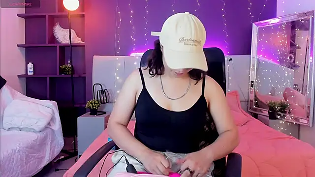 VickyBuunny online show from March 13, 2025, 2:01 pm