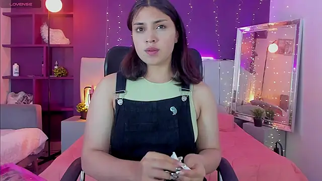 VickyBuunny online show from March 17, 2025, 2:01 pm