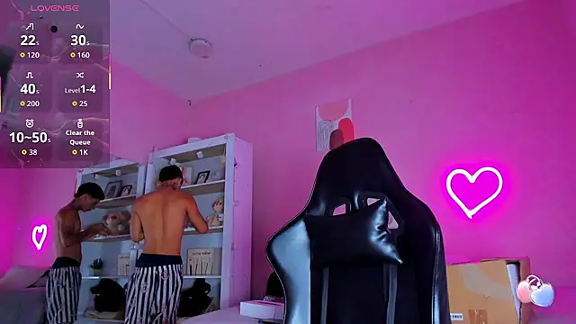 Snapshot of Ian_Castillo_ chatting on September 15, 2025, 11:21 am Ian Castillo online show from September 15, 2025, 11:21 am
