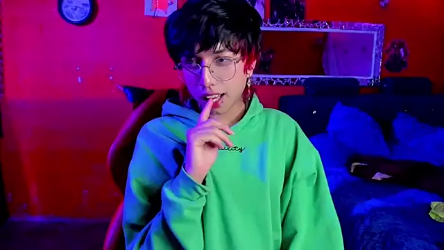 Snapshot of AnggelONfiree chatting on March 10, 2025, 8:48 am AnggelONfiree online show from March 10, 2025, 8:48 am