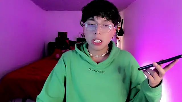 Snapshot of AnggelONfiree chatting on November 10, 2025, 4:11 am AnggelONfiree online show from November 10, 2025, 4:11 am