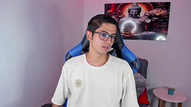 Snapshot of Ethan_Sai___ chatting on March 7, 2025, 6:33 pm Ethan Sai online show from March 7, 2025, 6:33 pm