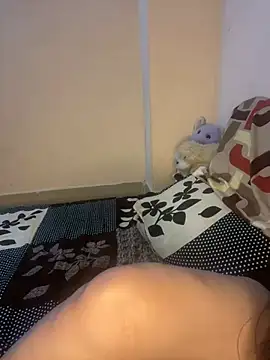 Snapshot of _riyaahahaha_ chatting on February 22, 2025, 9:34 am  riyaahahaha  online show from February 22, 2025, 9:34 am