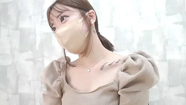 Snapshot of LOVE_MOMO_LOVE chatting on January 13, 2025, 2:32 pm LOVE MOMO LOVE online show from January 13, 2025, 2:32 pm